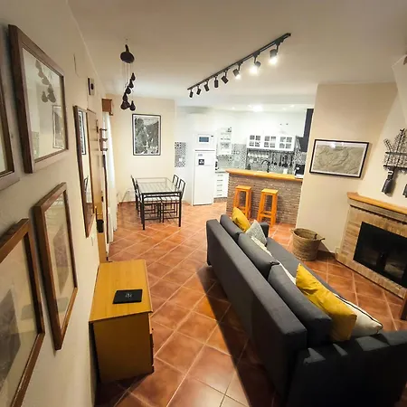 Casa De La Esquina * Benaocaz